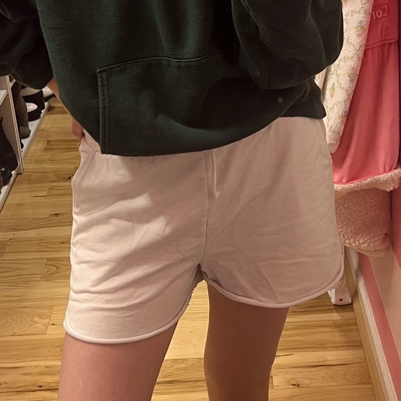 FREE WITH PURCHASE! Missguided white sweat shorts - Picture 4 of 4